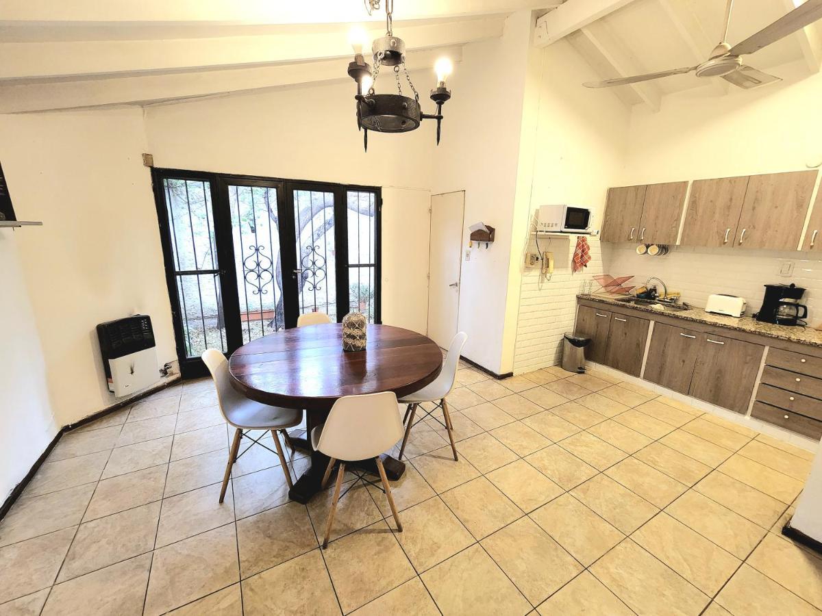 Big beautiful house with garden in 5ta Sección neighbourhood Vila Mendoza Exterior foto